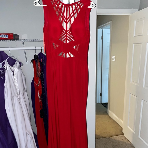 Size 0 Red Prom Dress - Picture 1 of 3